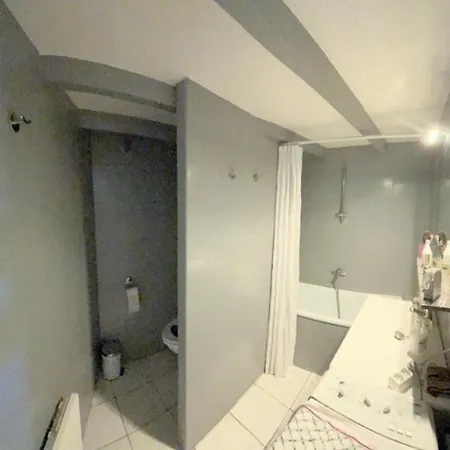 Villa Agreable Maison Avec Terrasse Et Piscine Collective -6pq32
