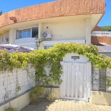 Agreable Maison Avec Terrasse Et Piscine Collective -6pq32 Villa *