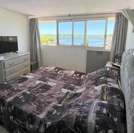 Agreable Maison Avec Terrasse Et Piscine Collective -6pq32 Villa *