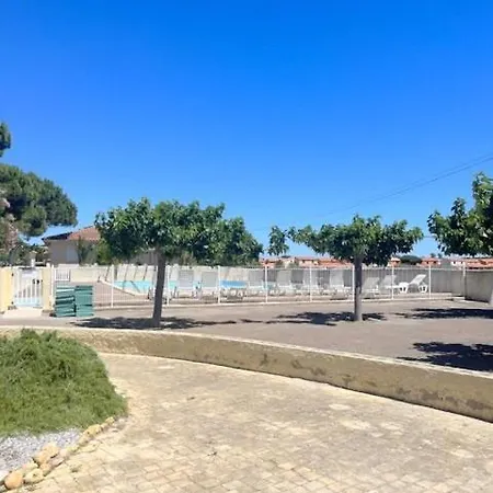 Villa Agreable Maison Avec Terrasse Et Piscine Collective -6pq32 Le Barcarès