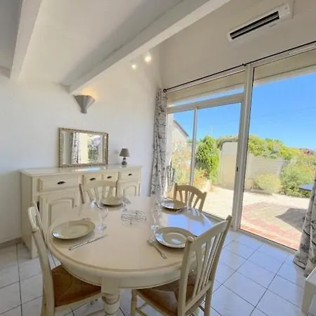 Agreable Maison Avec Terrasse Et Piscine Collective -6pq32 * Le Barcarès