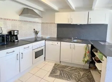 Villa Agreable Maison Avec Terrasse Et Piscine Collective -6pq32 Le Barcarès